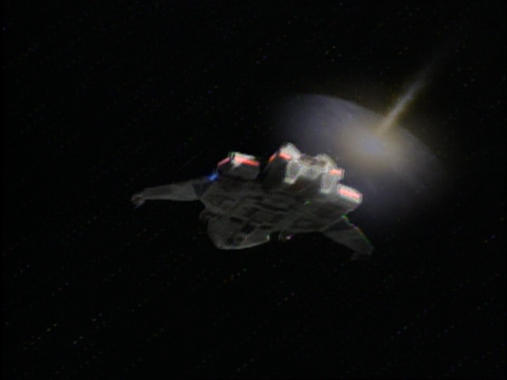 ariane179254_StarTrekVoyager_1x01_1x02-Caretaker_0034.jpg