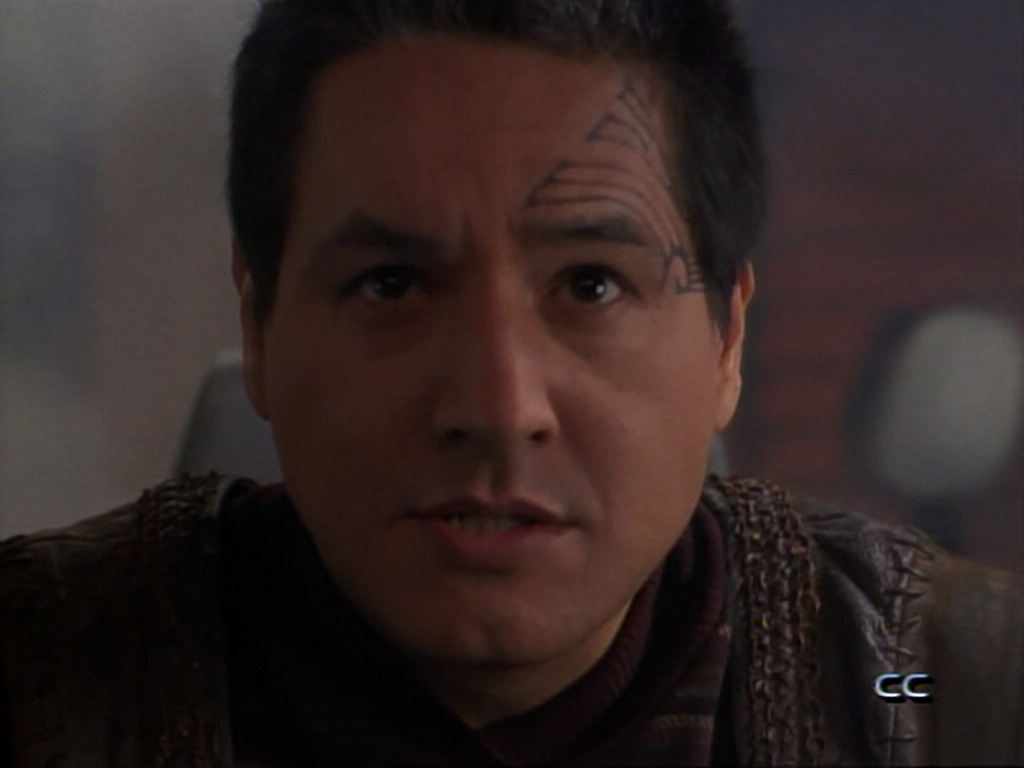 ariane179254_StarTrekVoyager_1x01_1x02-Caretaker_0039.jpg