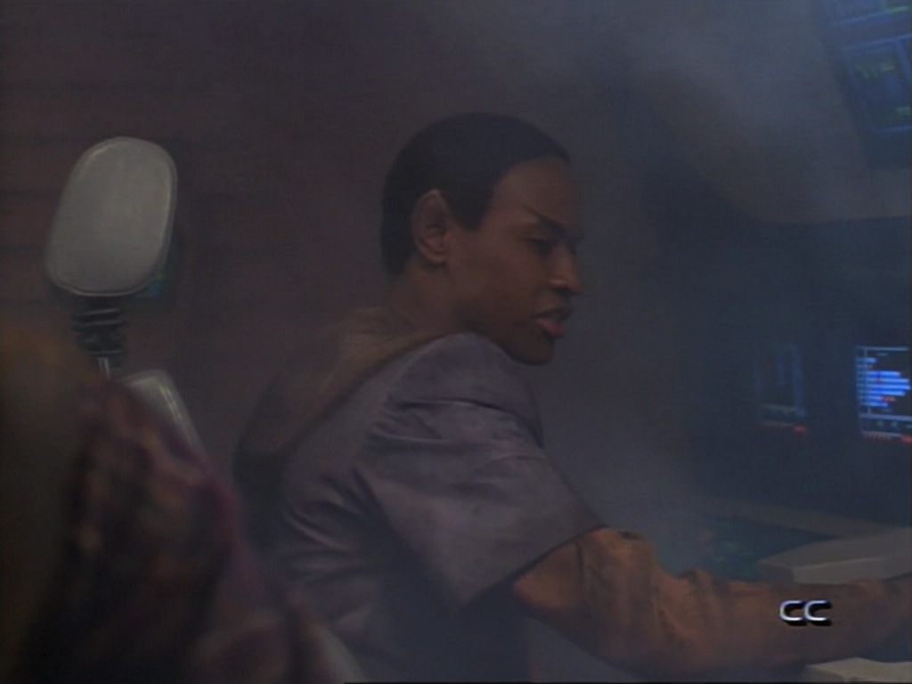 ariane179254_StarTrekVoyager_1x01_1x02-Caretaker_0041.jpg