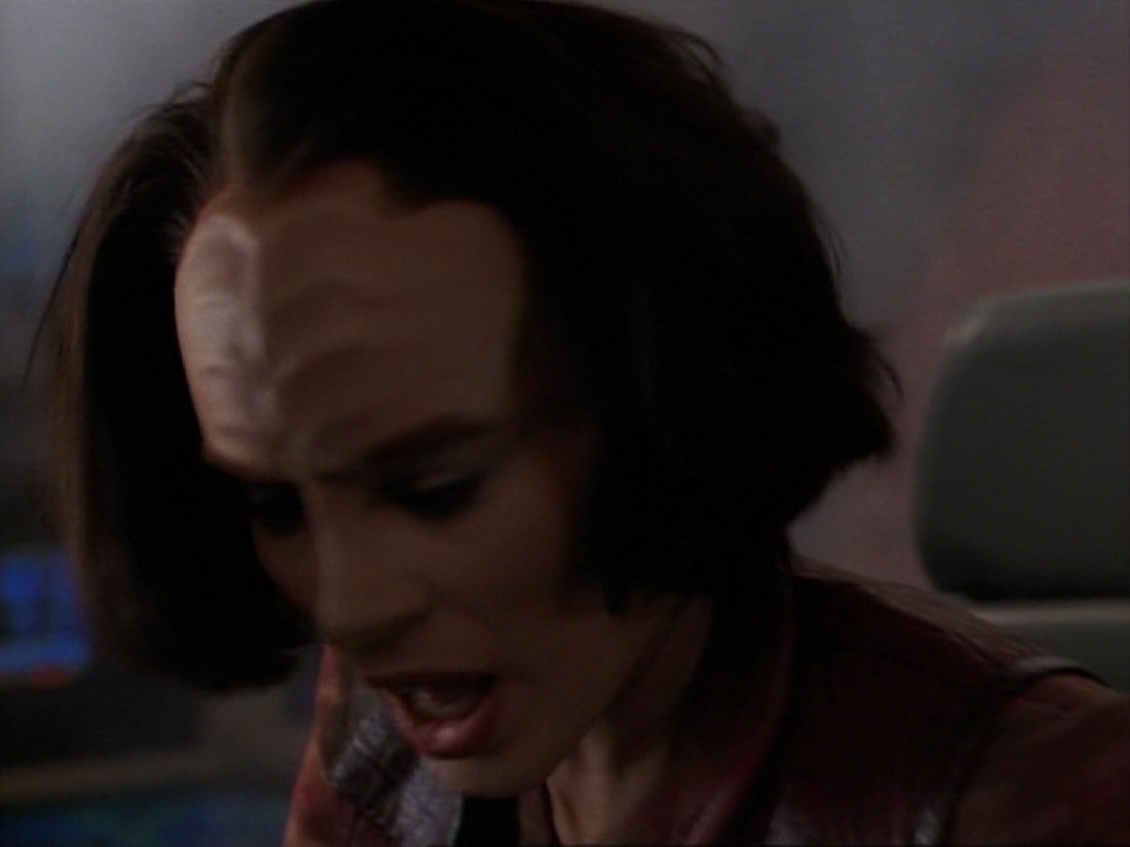 ariane179254_StarTrekVoyager_1x01_1x02-Caretaker_0043.jpg
