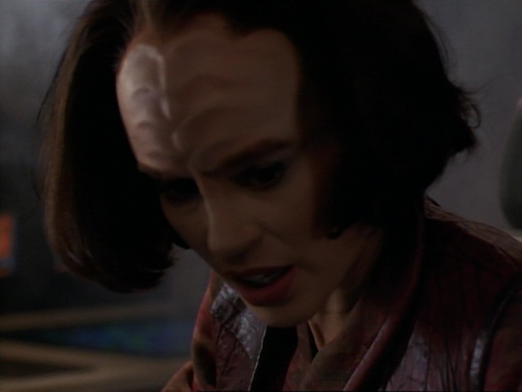 ariane179254_StarTrekVoyager_1x01_1x02-Caretaker_0045.jpg