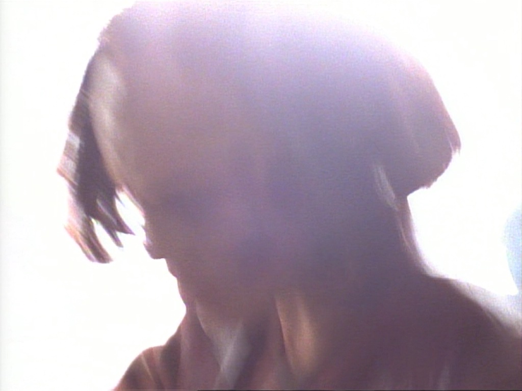 ariane179254_StarTrekVoyager_1x01_1x02-Caretaker_0046.jpg