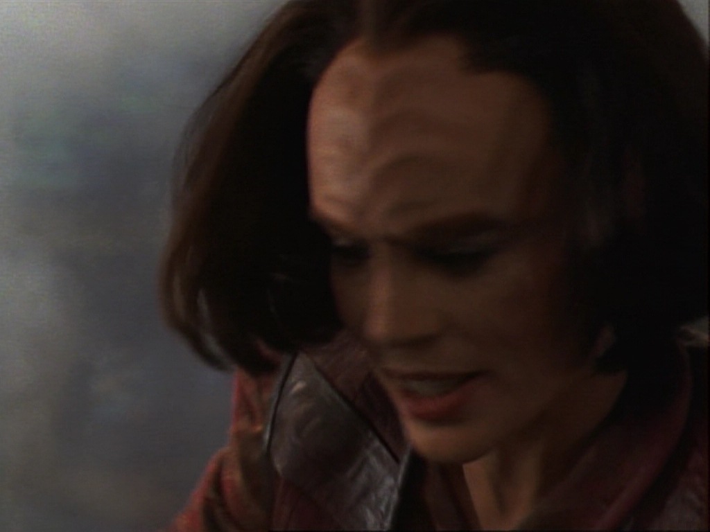 ariane179254_StarTrekVoyager_1x01_1x02-Caretaker_0049.jpg