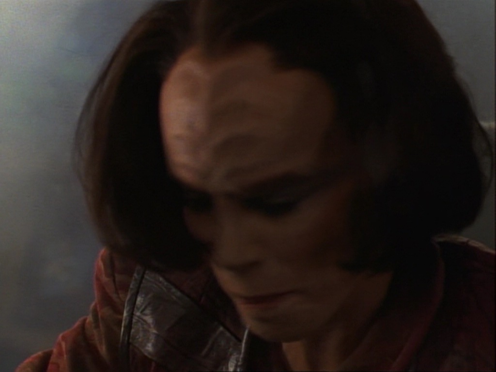 ariane179254_StarTrekVoyager_1x01_1x02-Caretaker_0050.jpg