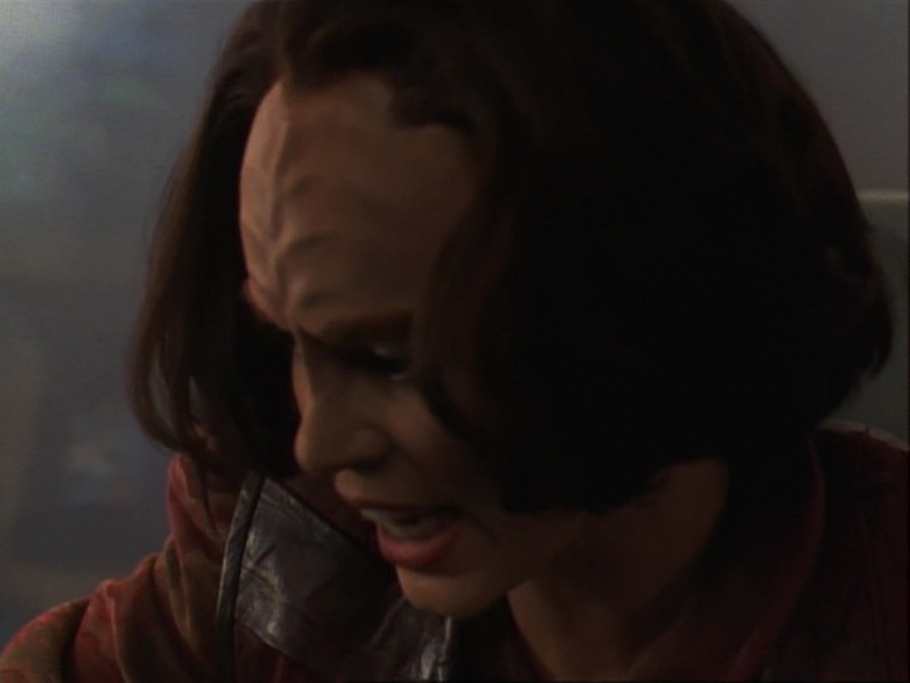 ariane179254_StarTrekVoyager_1x01_1x02-Caretaker_0051.jpg