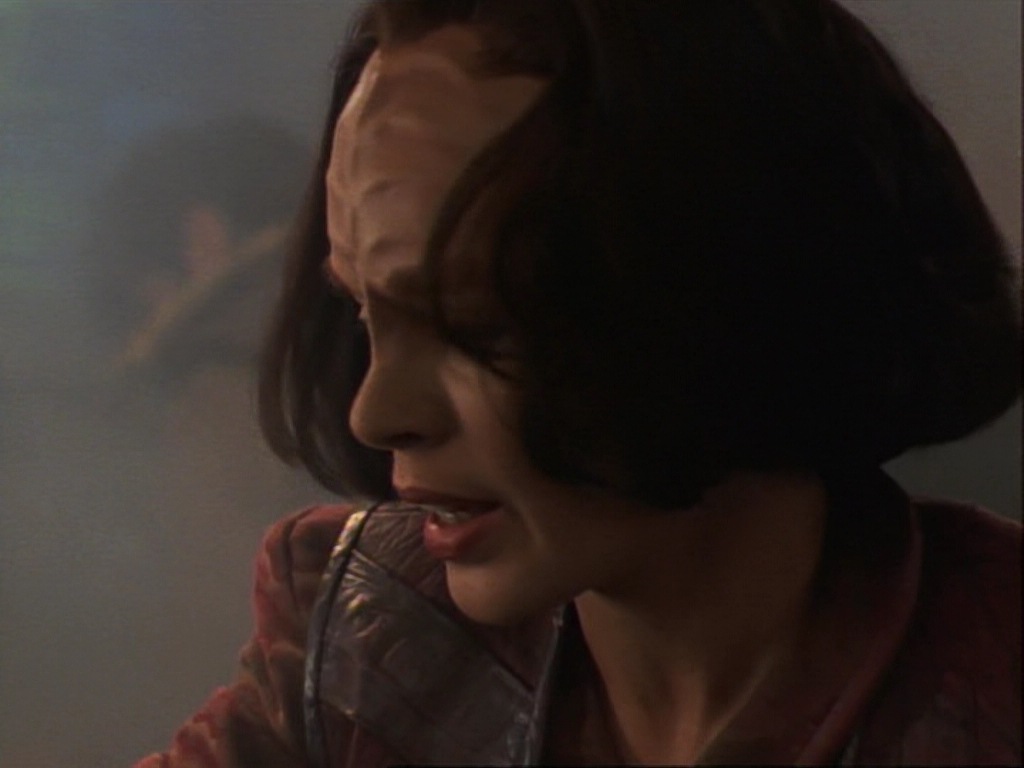 ariane179254_StarTrekVoyager_1x01_1x02-Caretaker_0053.jpg