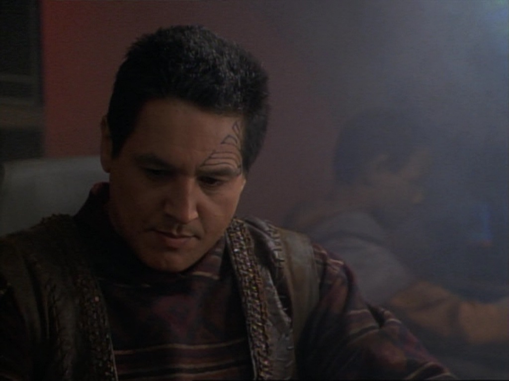 ariane179254_StarTrekVoyager_1x01_1x02-Caretaker_0055.jpg