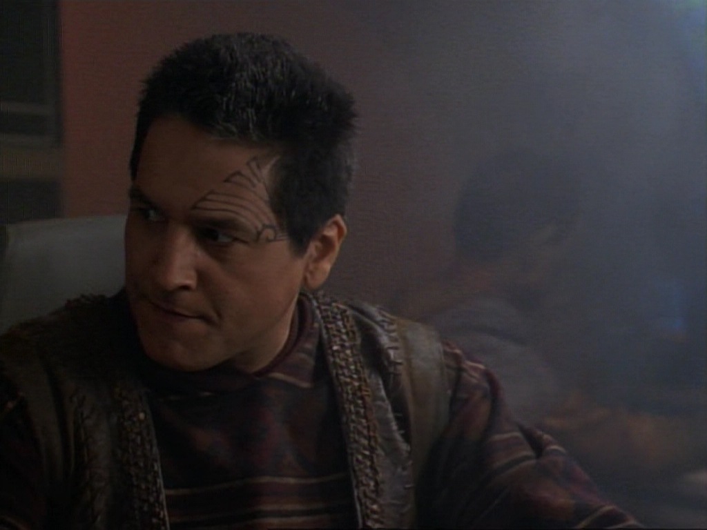 ariane179254_StarTrekVoyager_1x01_1x02-Caretaker_0056.jpg