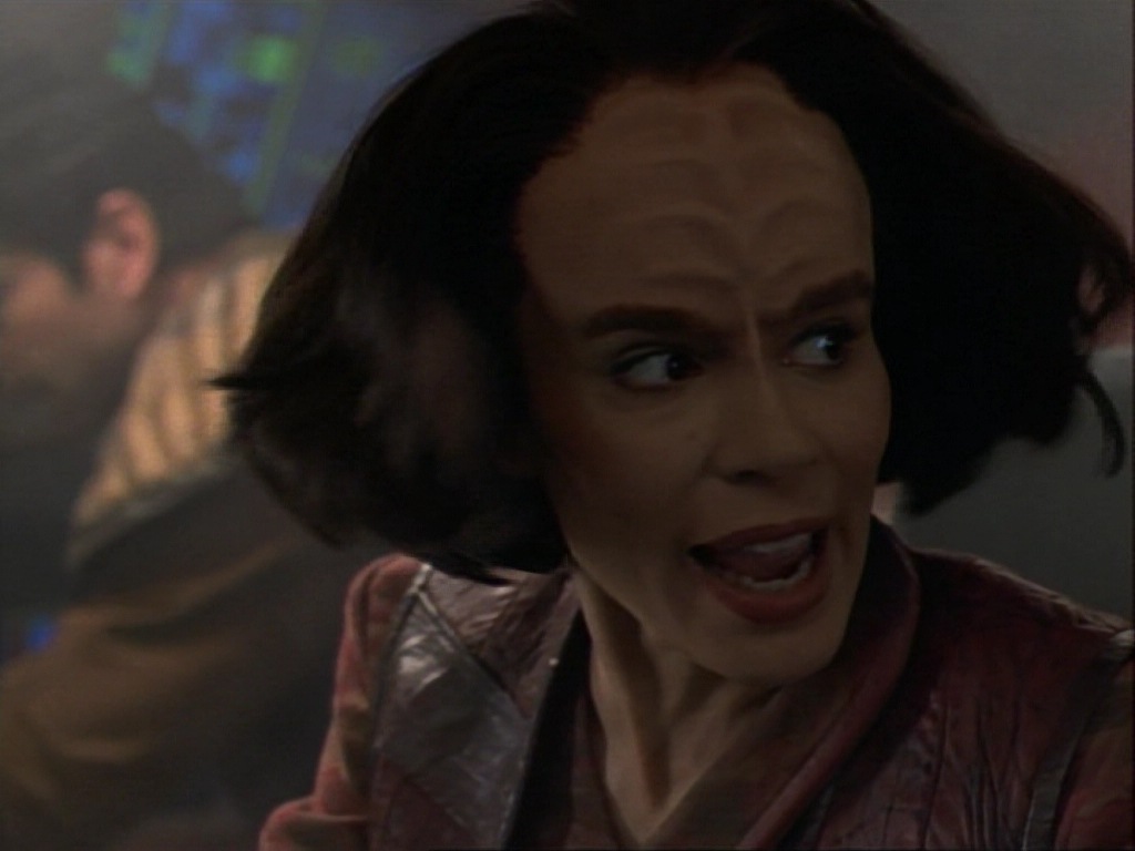 ariane179254_StarTrekVoyager_1x01_1x02-Caretaker_0058.jpg
