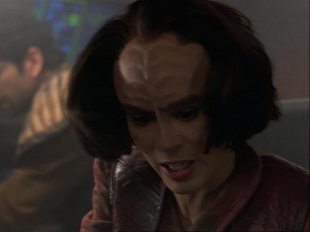 ariane179254_StarTrekVoyager_1x01_1x02-Caretaker_0059.jpg