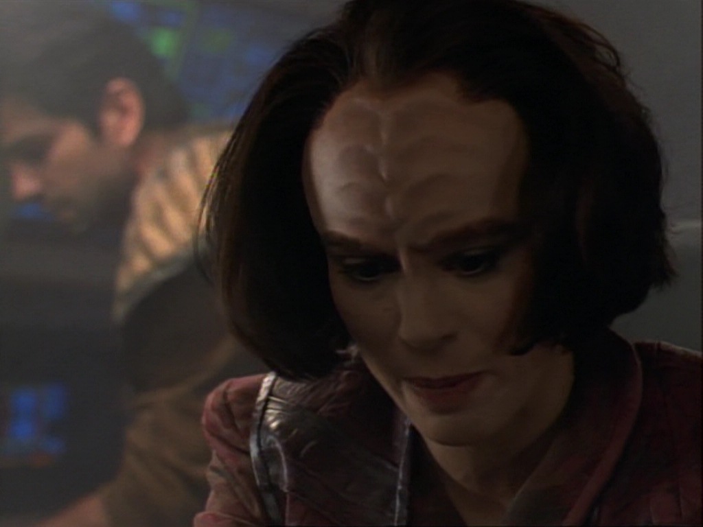 ariane179254_StarTrekVoyager_1x01_1x02-Caretaker_0060.jpg