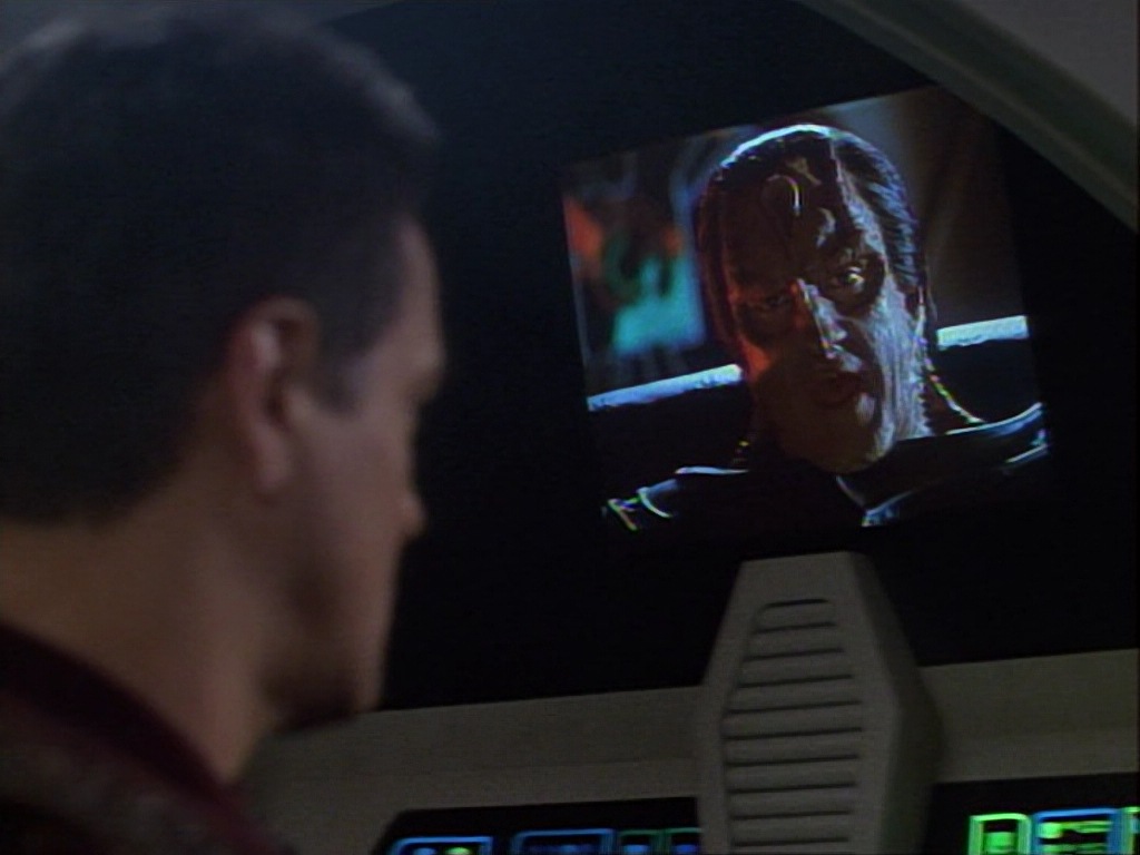 ariane179254_StarTrekVoyager_1x01_1x02-Caretaker_0066.jpg