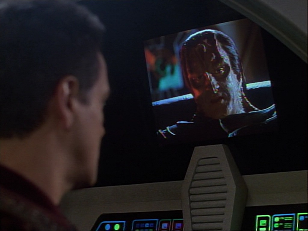 ariane179254_StarTrekVoyager_1x01_1x02-Caretaker_0070.jpg