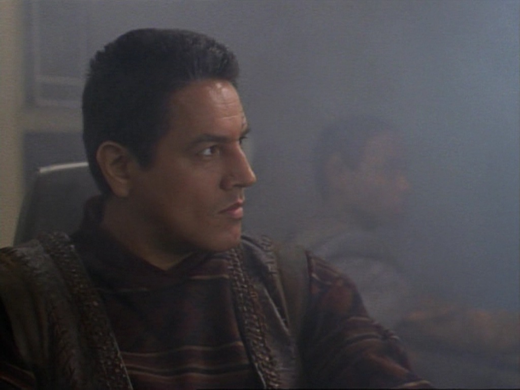 ariane179254_StarTrekVoyager_1x01_1x02-Caretaker_0071.jpg