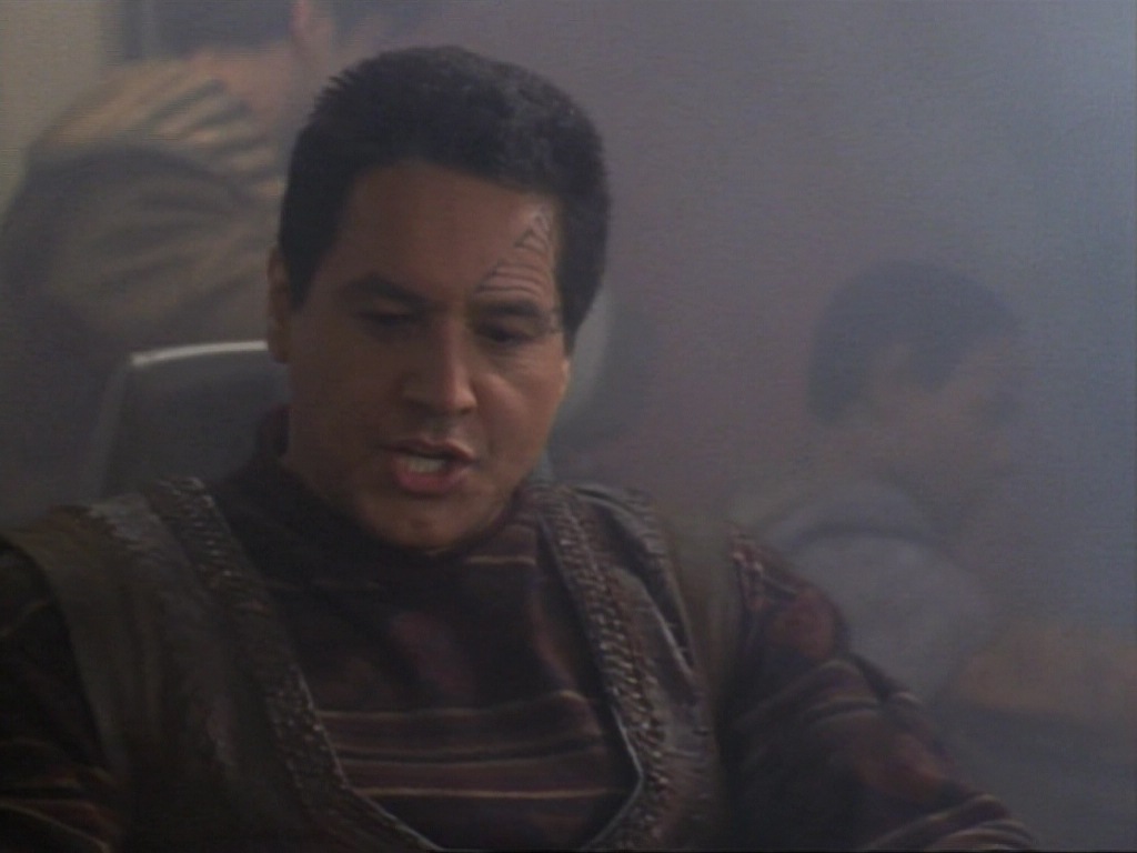 ariane179254_StarTrekVoyager_1x01_1x02-Caretaker_0078.jpg
