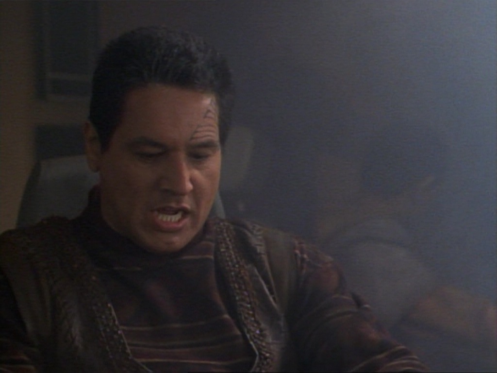 ariane179254_StarTrekVoyager_1x01_1x02-Caretaker_0080.jpg