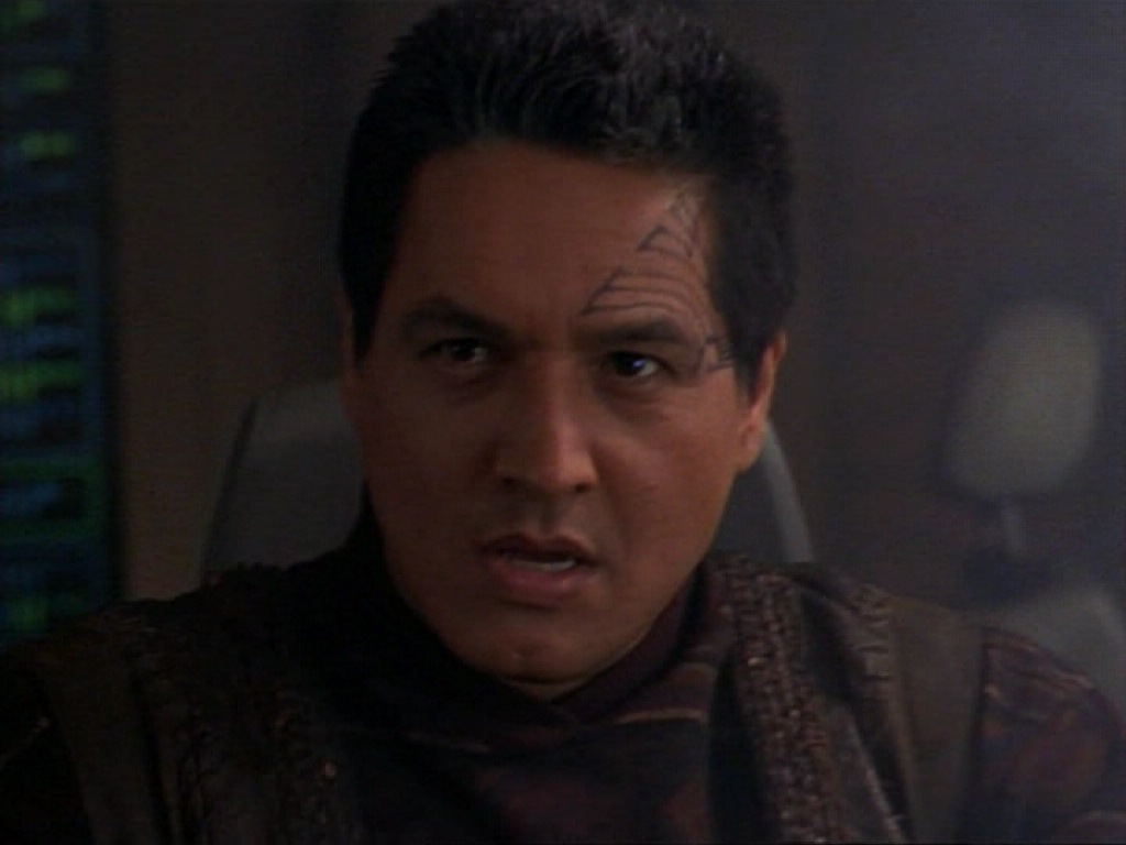 ariane179254_StarTrekVoyager_1x01_1x02-Caretaker_0088.jpg