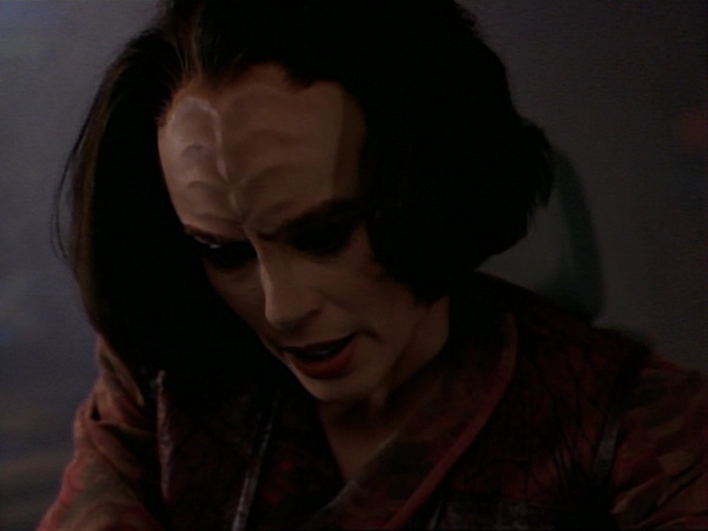 ariane179254_StarTrekVoyager_1x01_1x02-Caretaker_0093.jpg