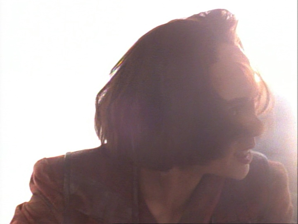 ariane179254_StarTrekVoyager_1x01_1x02-Caretaker_0100.jpg