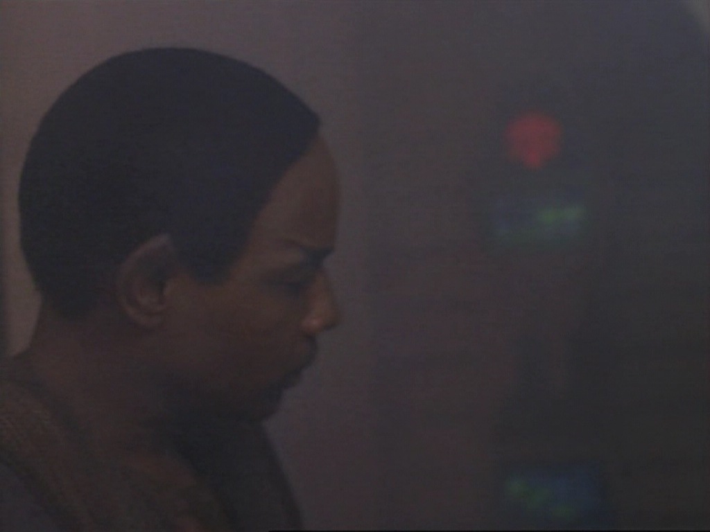 ariane179254_StarTrekVoyager_1x01_1x02-Caretaker_0111.jpg