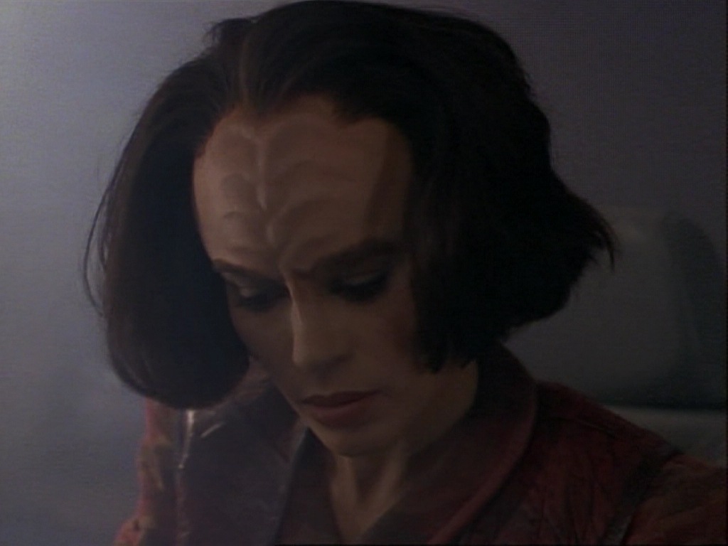ariane179254_StarTrekVoyager_1x01_1x02-Caretaker_0117.jpg