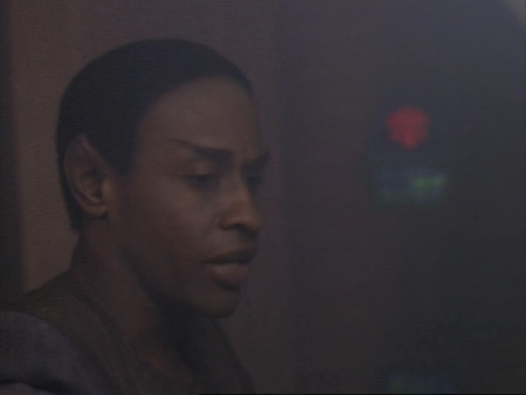 ariane179254_StarTrekVoyager_1x01_1x02-Caretaker_0118.jpg
