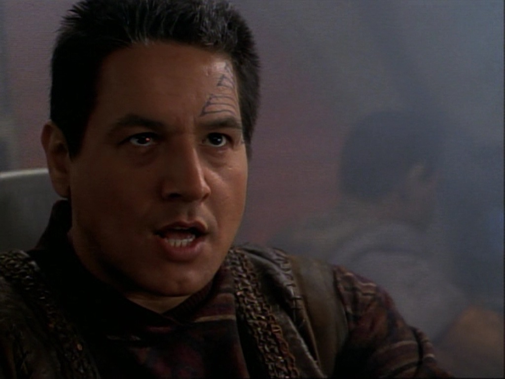 ariane179254_StarTrekVoyager_1x01_1x02-Caretaker_0121.jpg