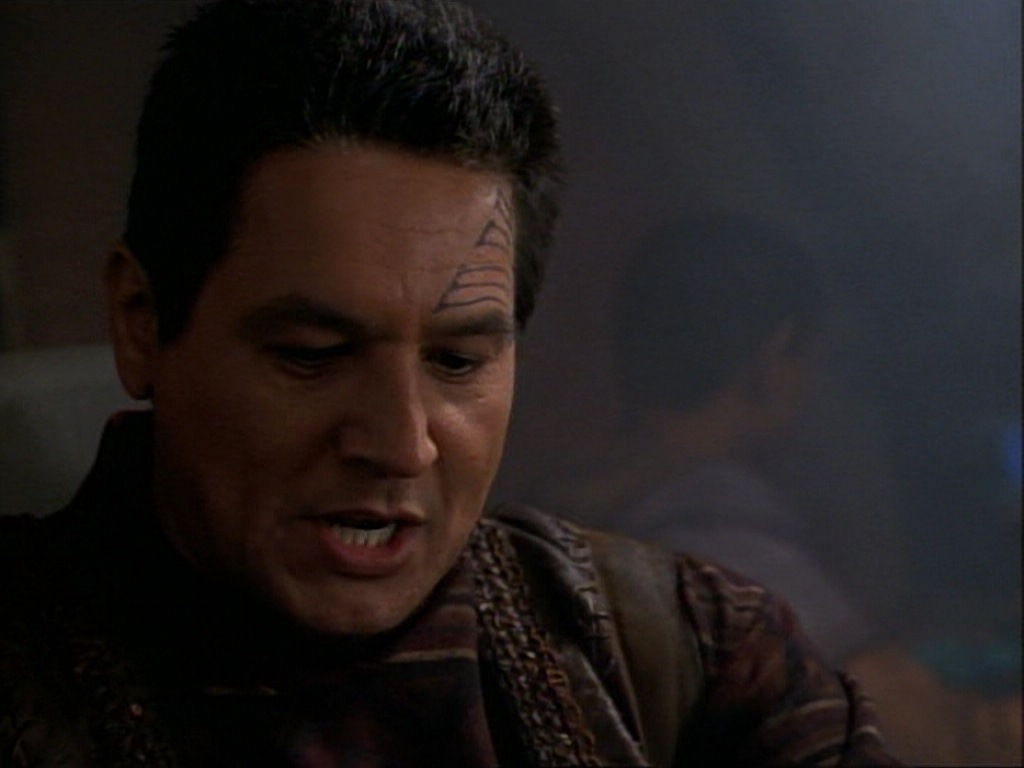 ariane179254_StarTrekVoyager_1x01_1x02-Caretaker_0124.jpg