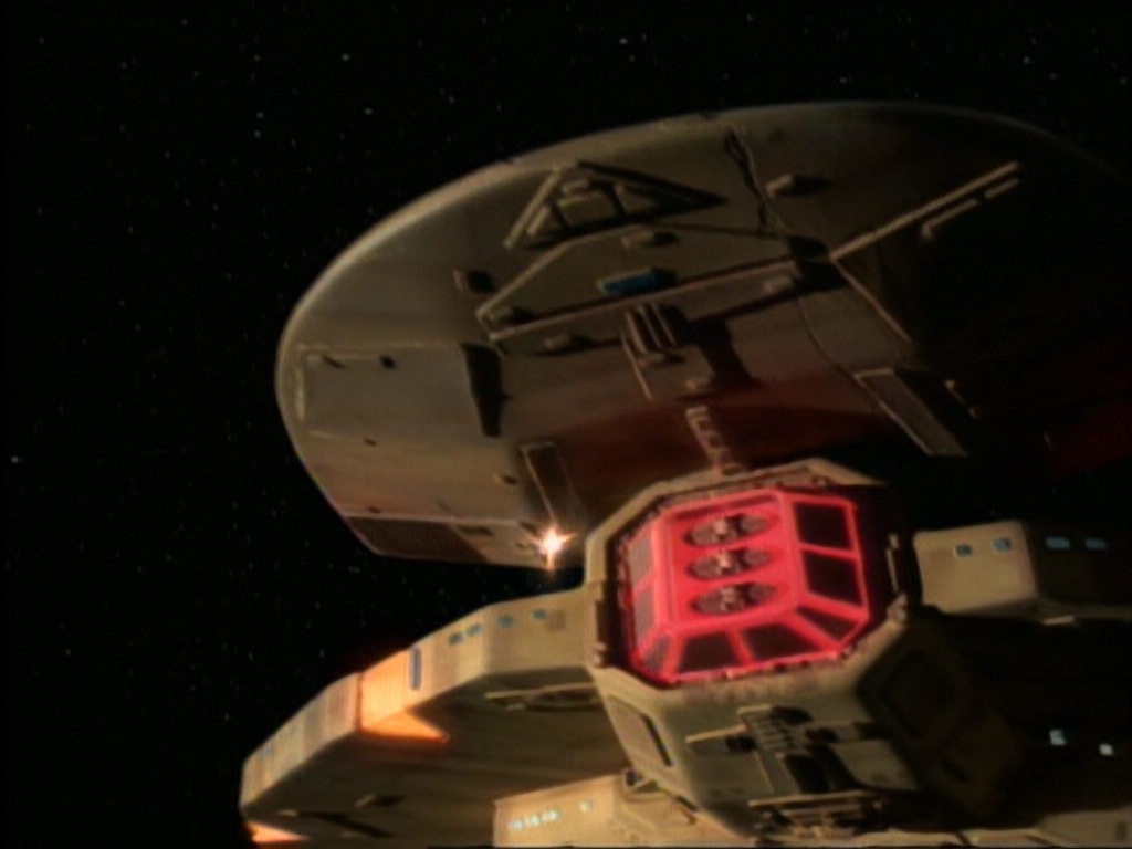ariane179254_StarTrekVoyager_1x01_1x02-Caretaker_0133.jpg