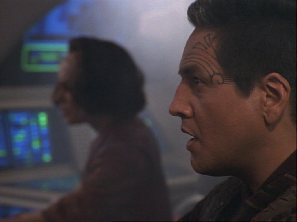 ariane179254_StarTrekVoyager_1x01_1x02-Caretaker_0141.jpg