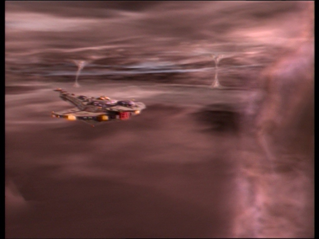 ariane179254_StarTrekVoyager_1x01_1x02-Caretaker_0179.jpg