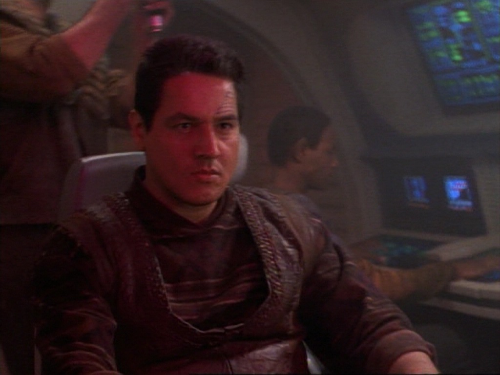 ariane179254_StarTrekVoyager_1x01_1x02-Caretaker_0187.jpg
