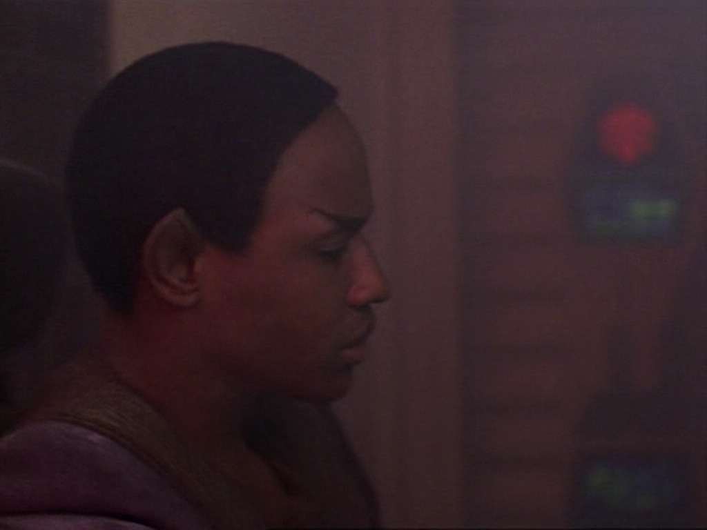 ariane179254_StarTrekVoyager_1x01_1x02-Caretaker_0191.jpg