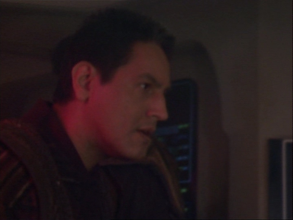 ariane179254_StarTrekVoyager_1x01_1x02-Caretaker_0211.jpg