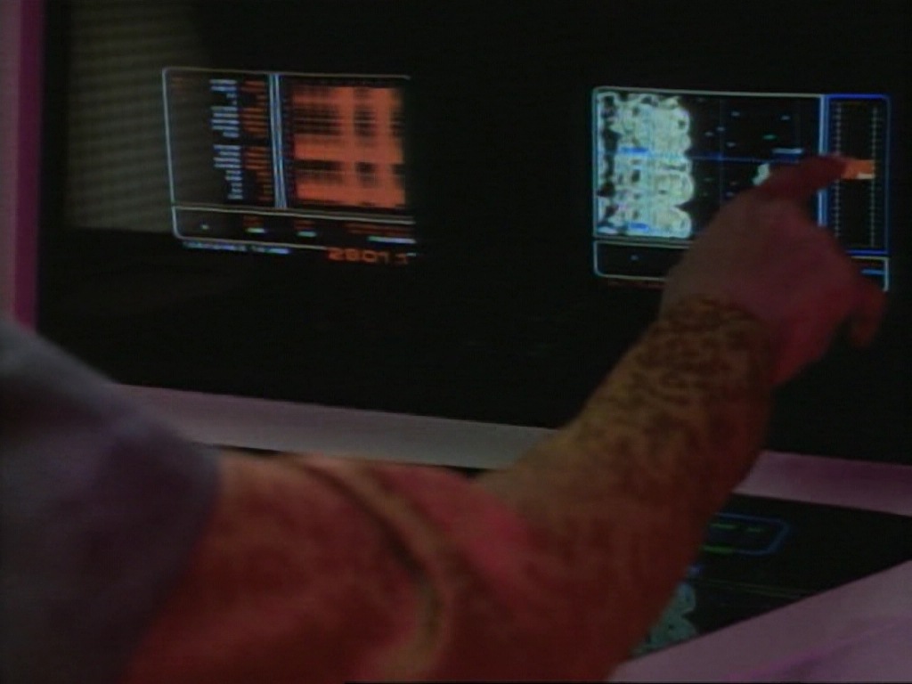 ariane179254_StarTrekVoyager_1x01_1x02-Caretaker_0221.jpg