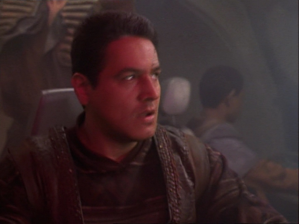 ariane179254_StarTrekVoyager_1x01_1x02-Caretaker_0246.jpg