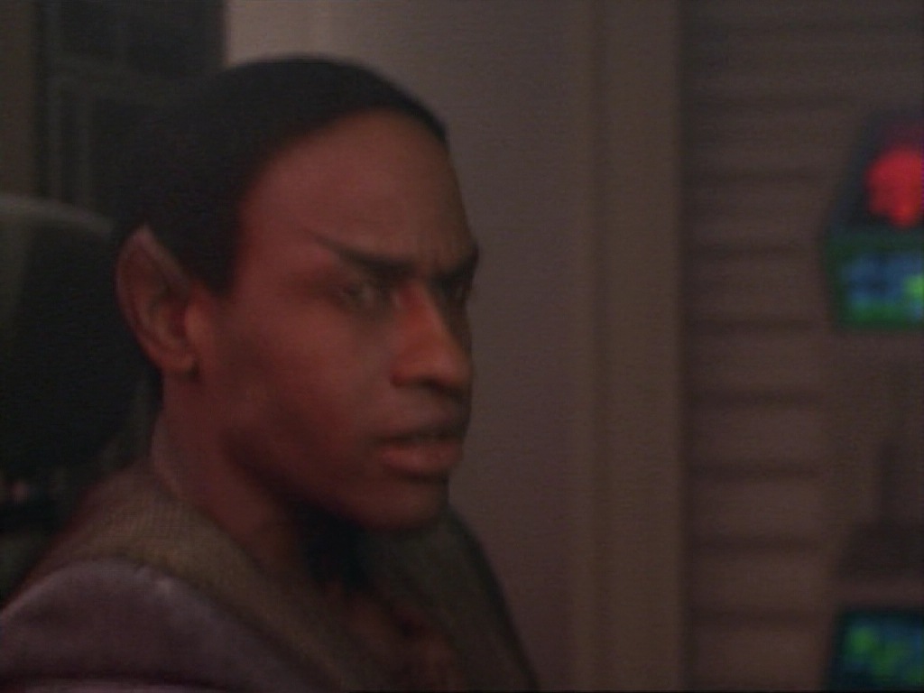 ariane179254_StarTrekVoyager_1x01_1x02-Caretaker_0247.jpg