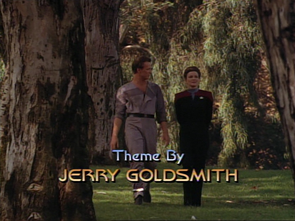 ariane179254_StarTrekVoyager_1x01_1x02-Caretaker_0516.jpg