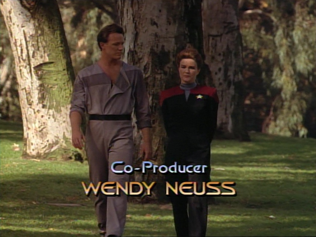 ariane179254_StarTrekVoyager_1x01_1x02-Caretaker_0544.jpg