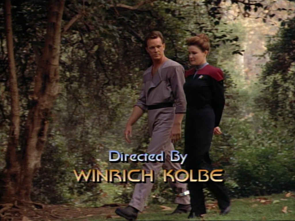 ariane179254_StarTrekVoyager_1x01_1x02-Caretaker_0582.jpg