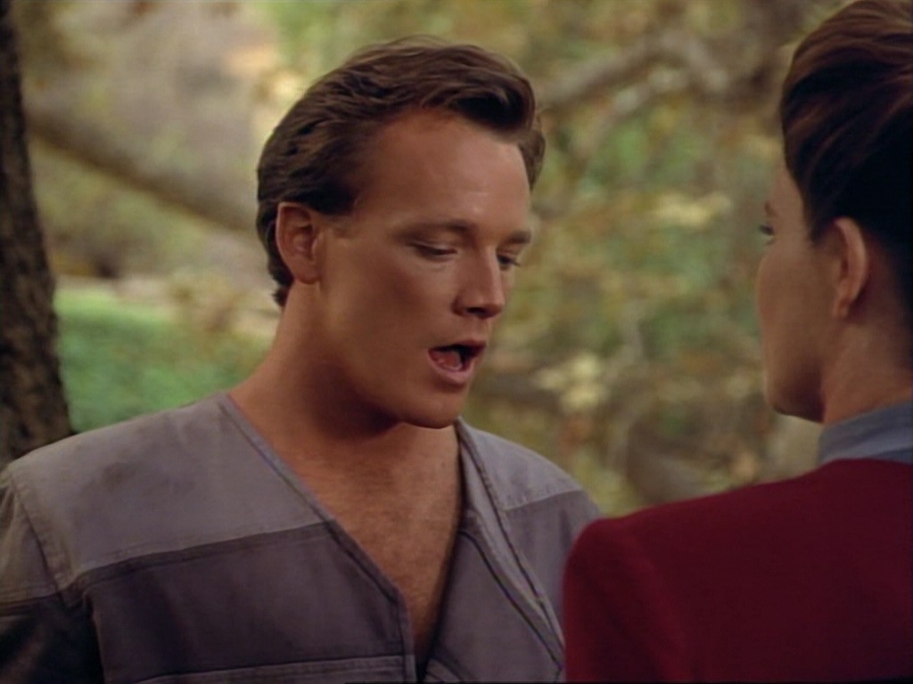 ariane179254_StarTrekVoyager_1x01_1x02-Caretaker_0617.jpg