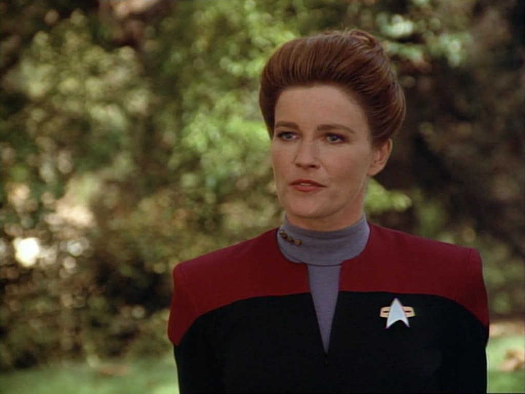 ariane179254_StarTrekVoyager_1x01_1x02-Caretaker_0653.jpg