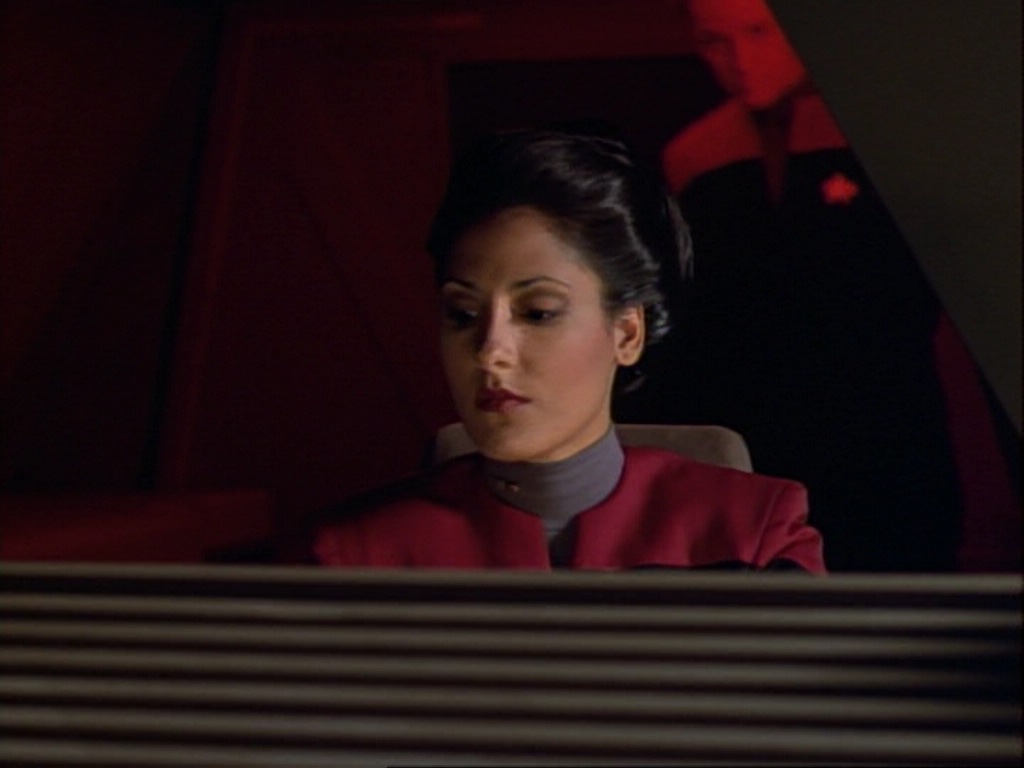 ariane179254_StarTrekVoyager_1x01_1x02-Caretaker_0673.jpg