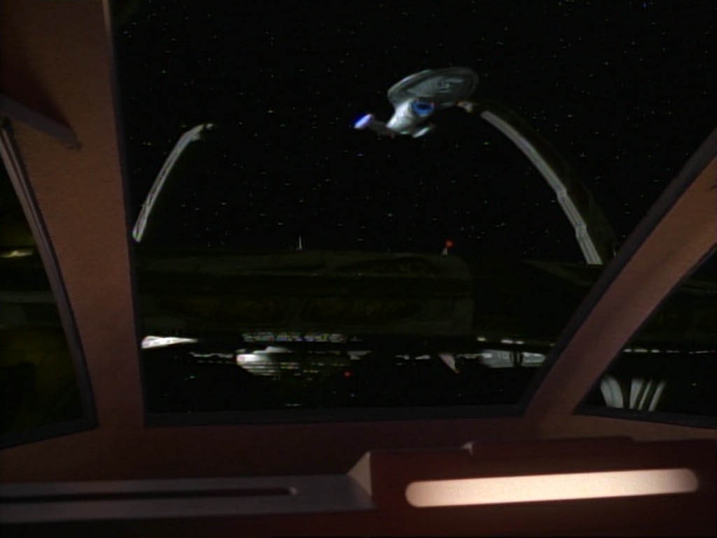 ariane179254_StarTrekVoyager_1x01_1x02-Caretaker_0723.jpg