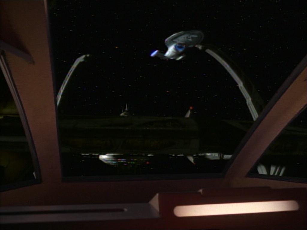 ariane179254_StarTrekVoyager_1x01_1x02-Caretaker_0724.jpg