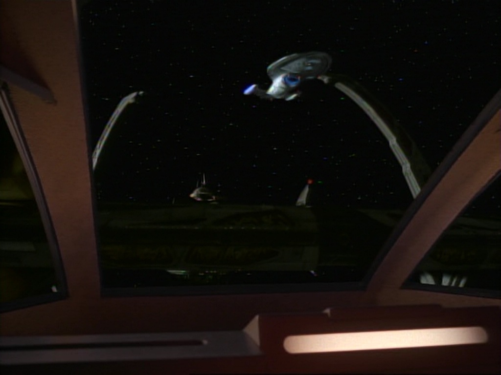 ariane179254_StarTrekVoyager_1x01_1x02-Caretaker_0725.jpg