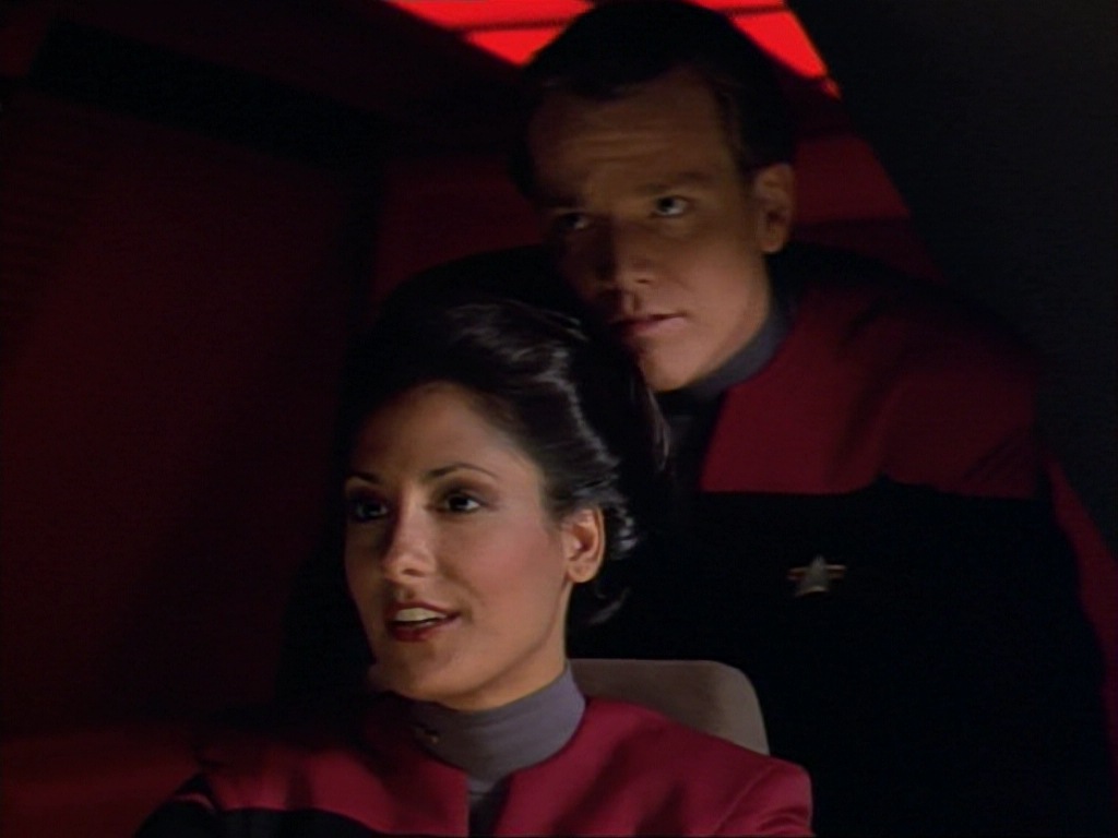 ariane179254_StarTrekVoyager_1x01_1x02-Caretaker_0728.jpg