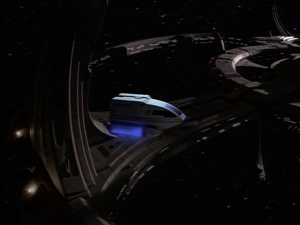 ariane179254_StarTrekVoyager_1x01_1x02-Caretaker_0756.jpg
