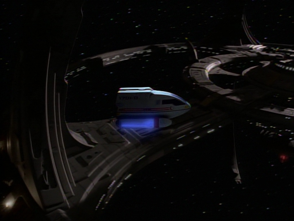 ariane179254_StarTrekVoyager_1x01_1x02-Caretaker_0757.jpg