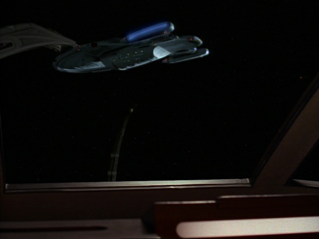 ariane179254_StarTrekVoyager_1x01_1x02-Caretaker_0760.jpg